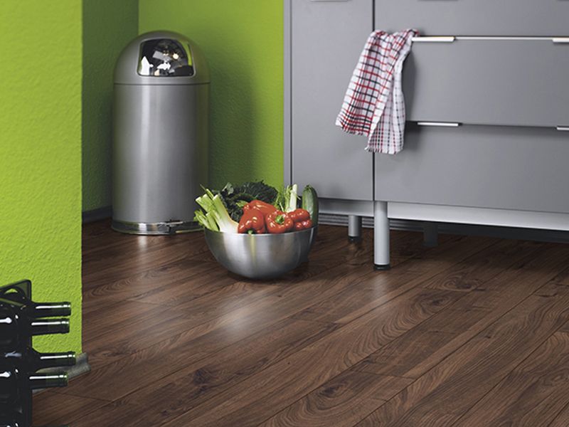 DYNAMIC PLUS PLANK SMOKED OAK LAMINATE FLOORING AC4  8mm x 193mm x 1380mm